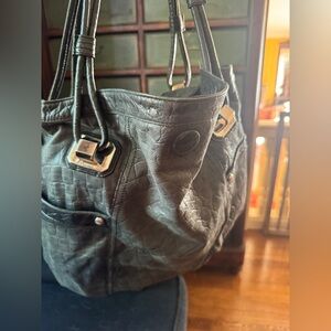 Elegant Black Crocodile-Embossed Women's Bag